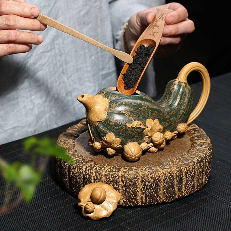 Decorative Pumpkin Shaped Purple Mud Yixing Teapot