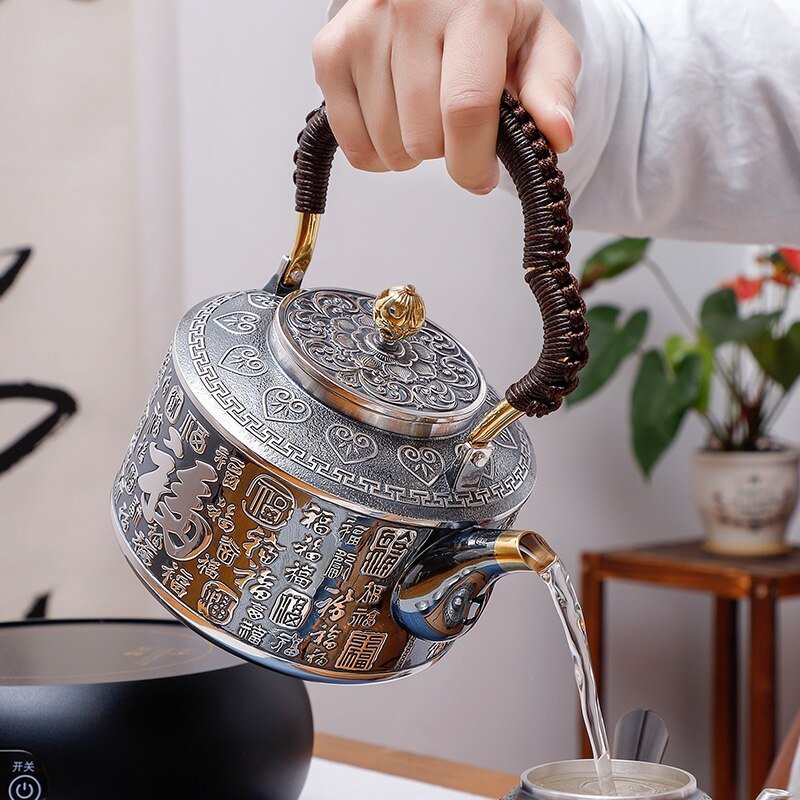 Exquisitely-Decorated-Yongxing-Silver-Teapot02